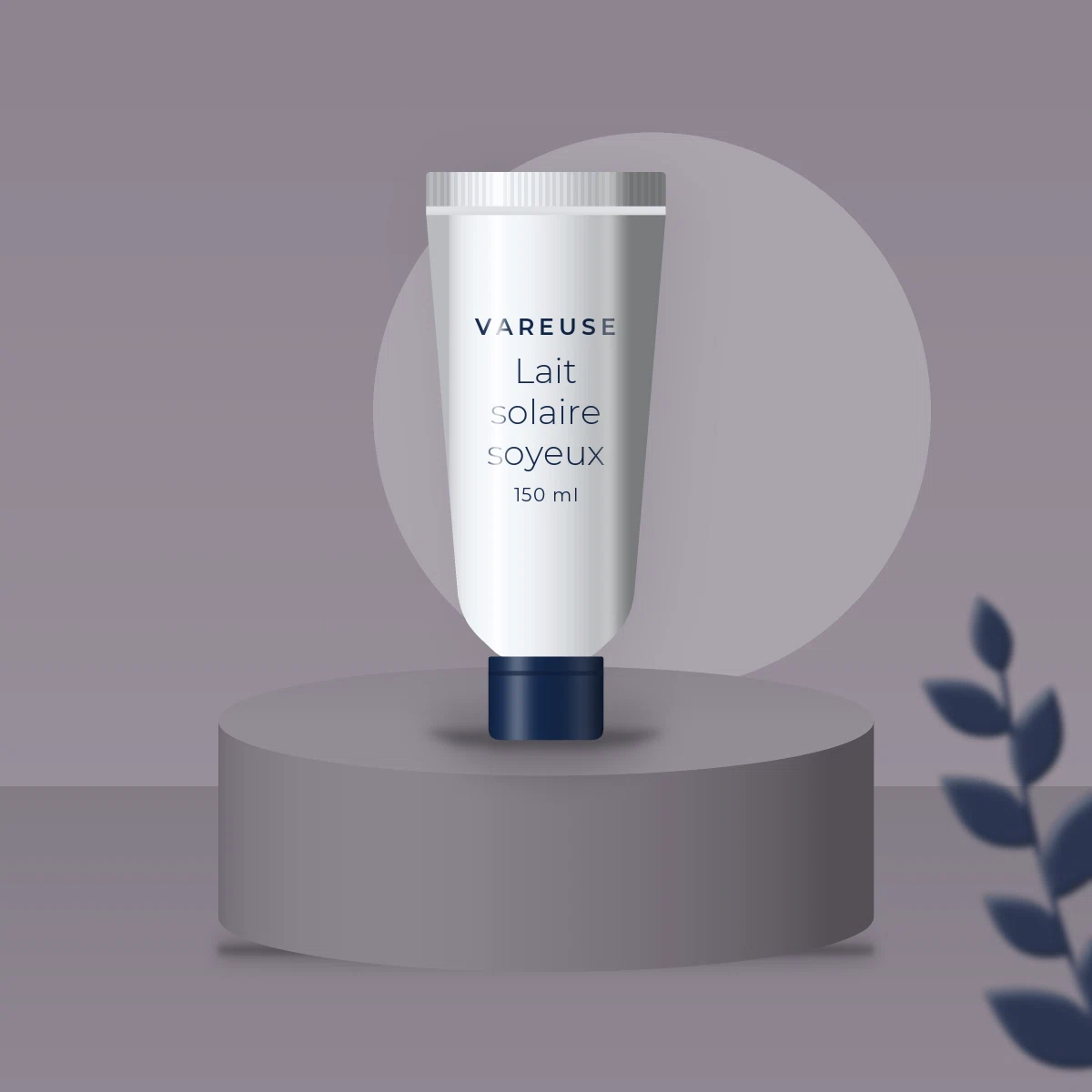 Lait solaire soyeux au thé vert SPF 50+ – Vareuse, photo d'ambiance