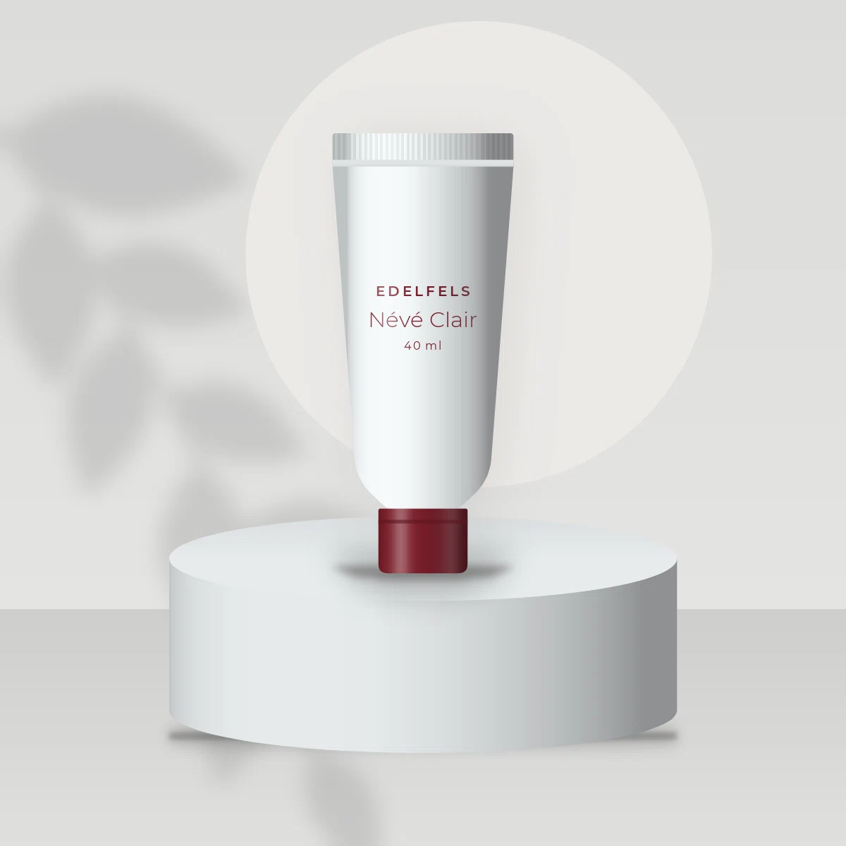 Névé Clair crème solaire visage unifiante SPF 50 – Edelfels, photo d'ambiance