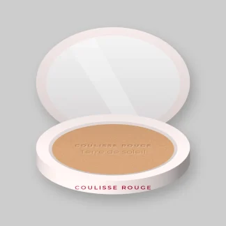 Terre de soleil effet retouché à l'extrait de carotte – Coulisse Rouge, boîtier 15 g, teinte 01 Hâle léger